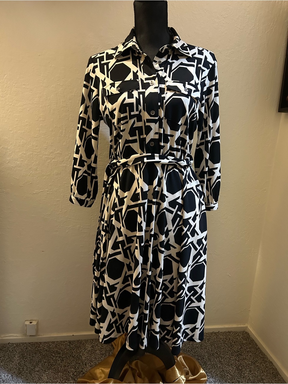 💜3 for $25💜 NY Collection Black and White Geometric Midi Shirt Dress